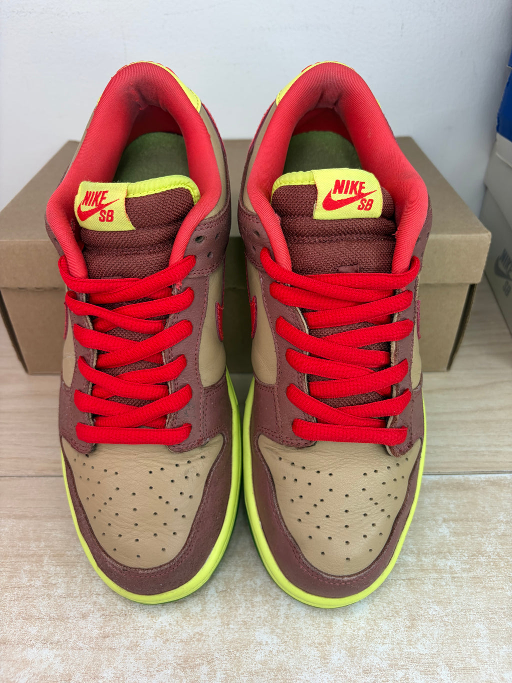 (2009) sz 9.5M Nike SB Low Poison Green - Preowned, No Box