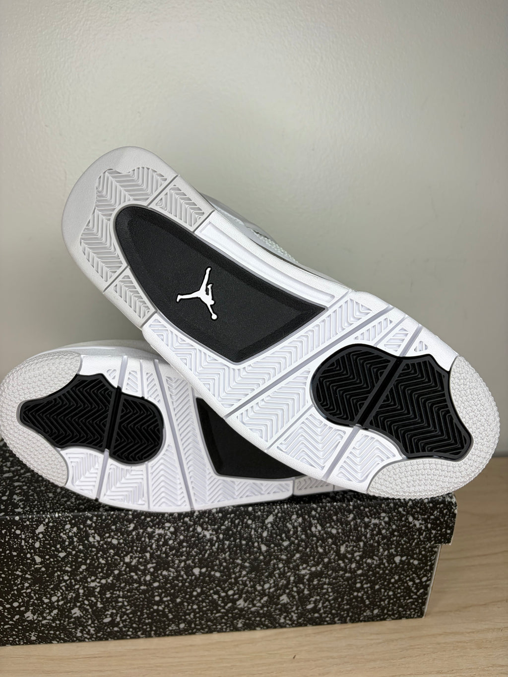 Sz 9.5M Jordan 4 Military Black - Brand New, Original Box