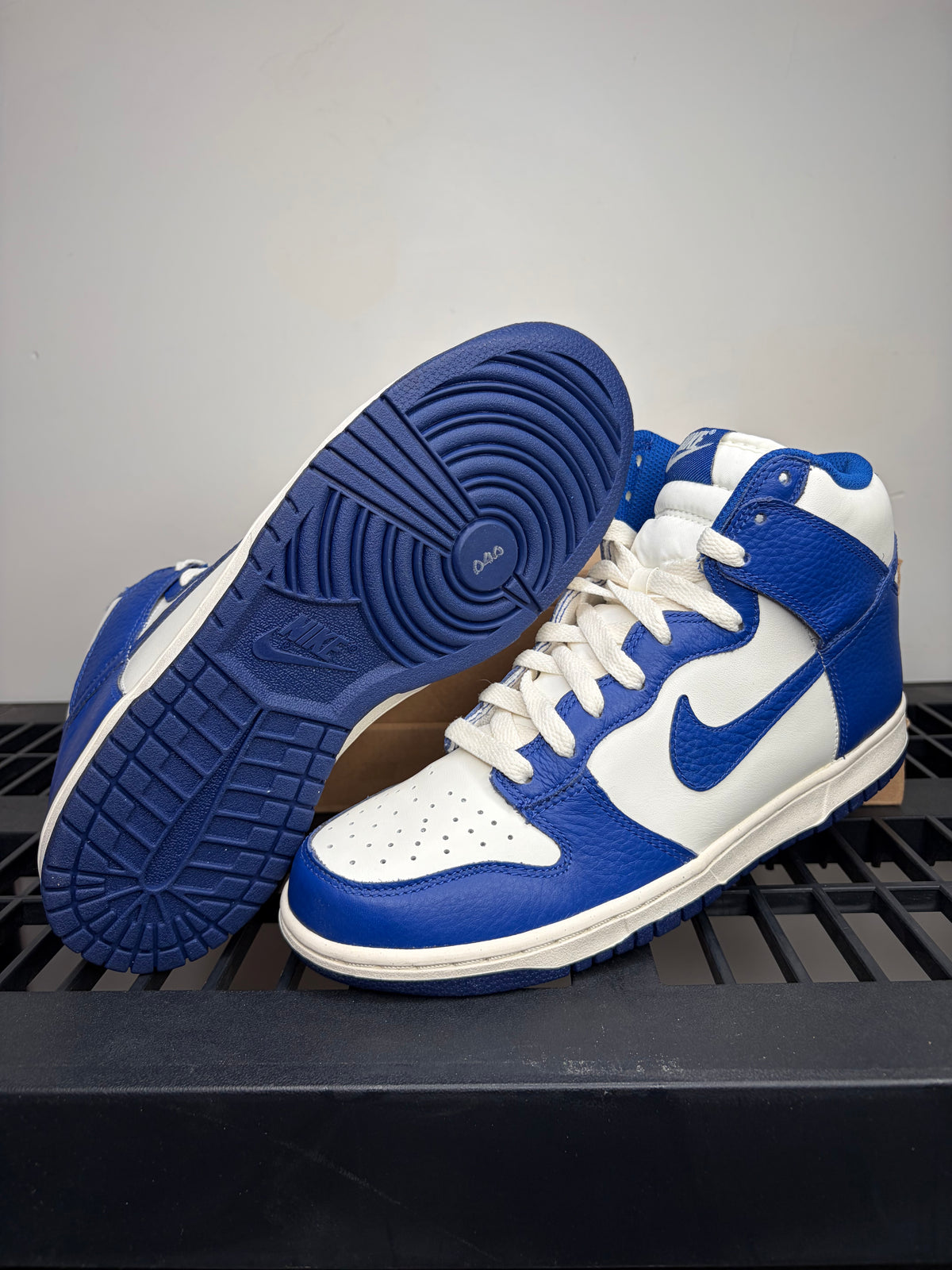 (2012) sz 8.5M Dunk High College Pack Duke University - Brand New, Original Box