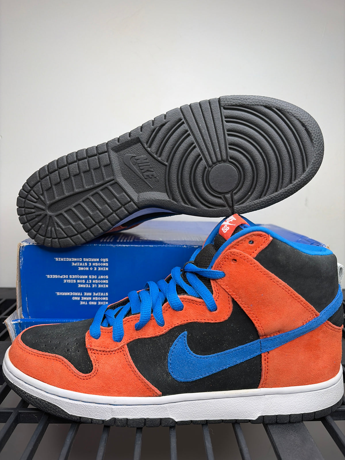 (2010) sz 9.5M Nike SB High Knicks - Brand New, Original Box