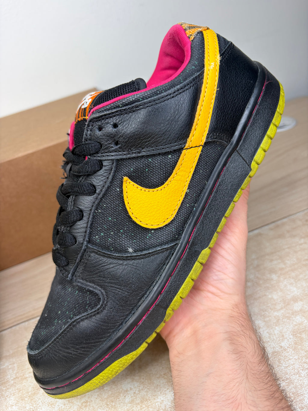 (2008) sz 9M Nike SB Low Space Tiger - Preowned, No Box