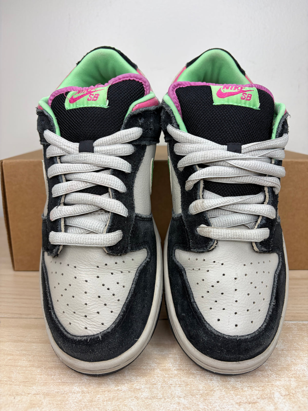 (2008) sz 7.5M Nike SB Low Magnet Green Poison - Preowned, No Box