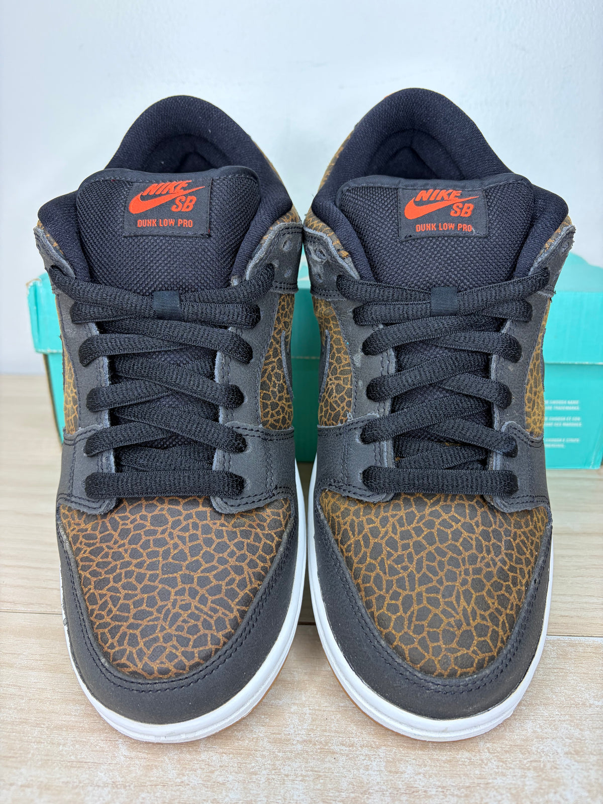 (2014) sz 9M Nike SB Low Giraffe Print - Like New, Original Box