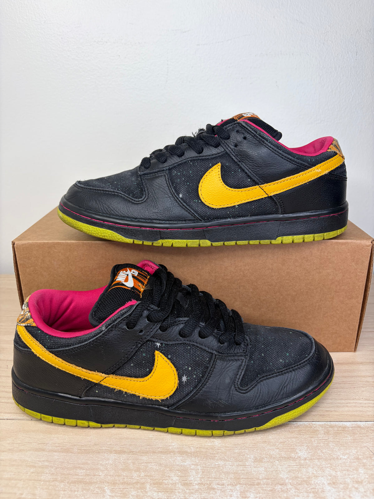 (2008) sz 9M Nike SB Low Space Tiger - Preowned, No Box