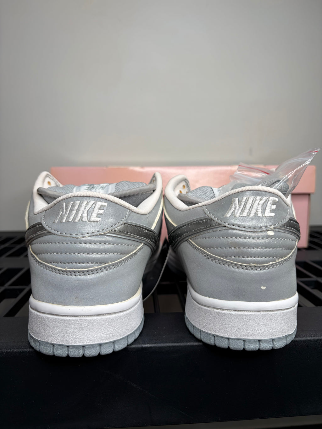 (2004) sz 9M Nike SB Low Medicom 3 (3M) - Brand New, Original Box