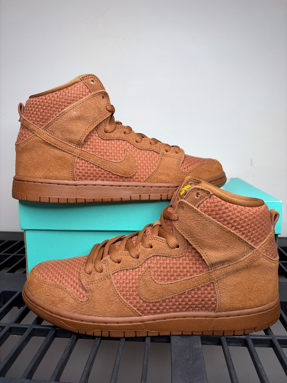 (2015) sz 9.5M Nike SB High Brown Ale - Preowned, Original Box