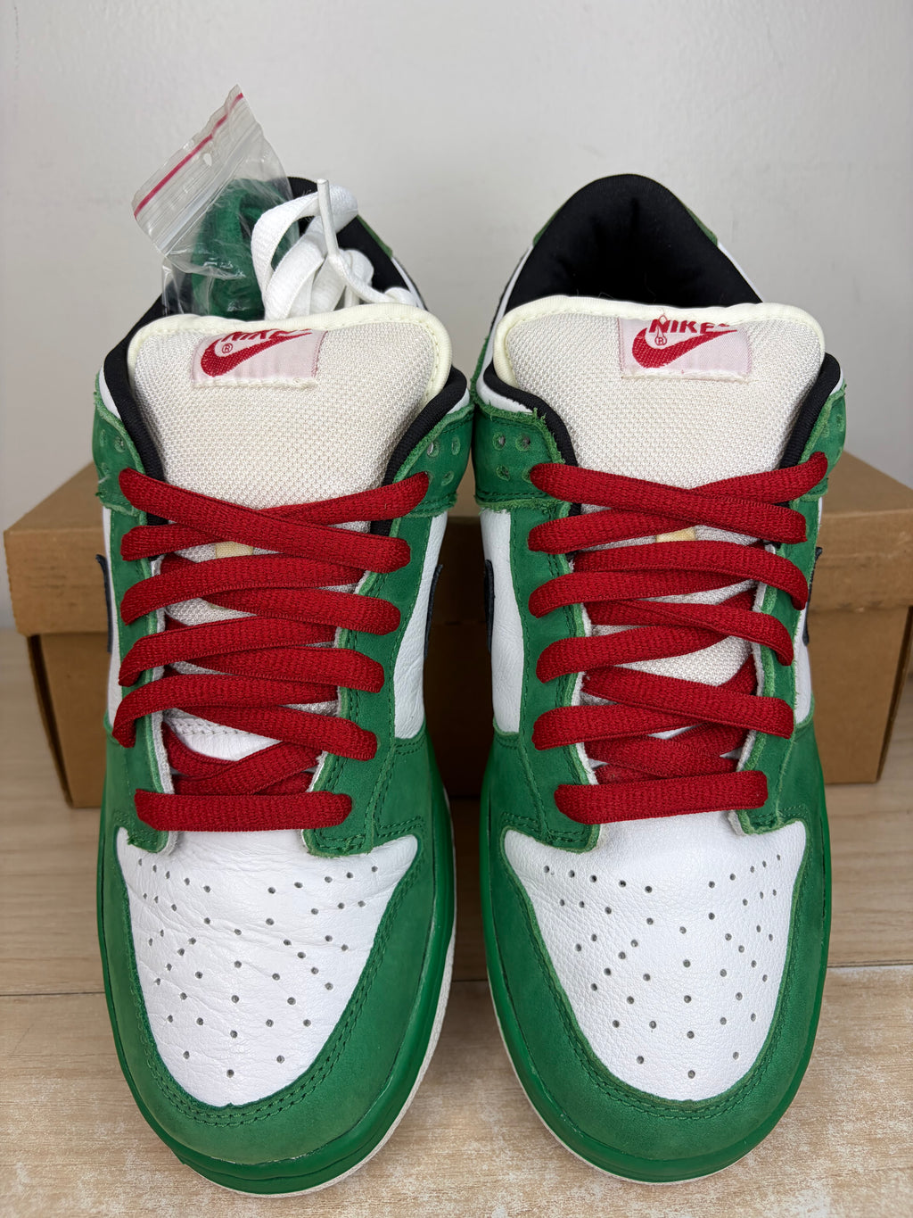 (2003) sz 9.5M Nike SB Low Heinicken - Lightly Used, No Box