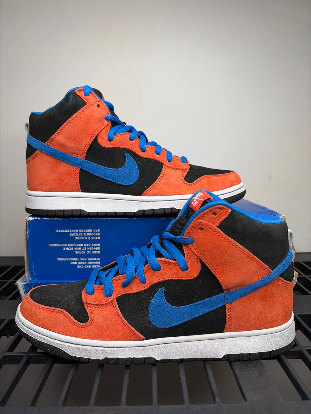 (2010) sz 9.5M Nike SB High Knicks - Brand New, Original Box