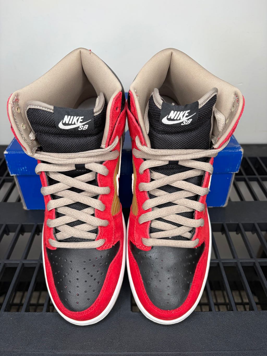(2010) sz 9M Nike SB High Tecate - Brand New, Original Box