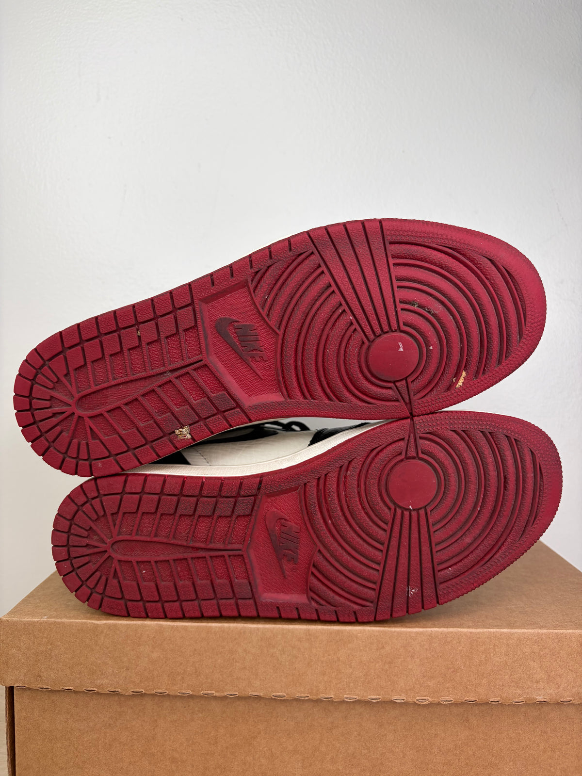 (2018) sz 8.5M Jordan 1 High 'Not For Resale' Varsity Red - Preowned, No Box