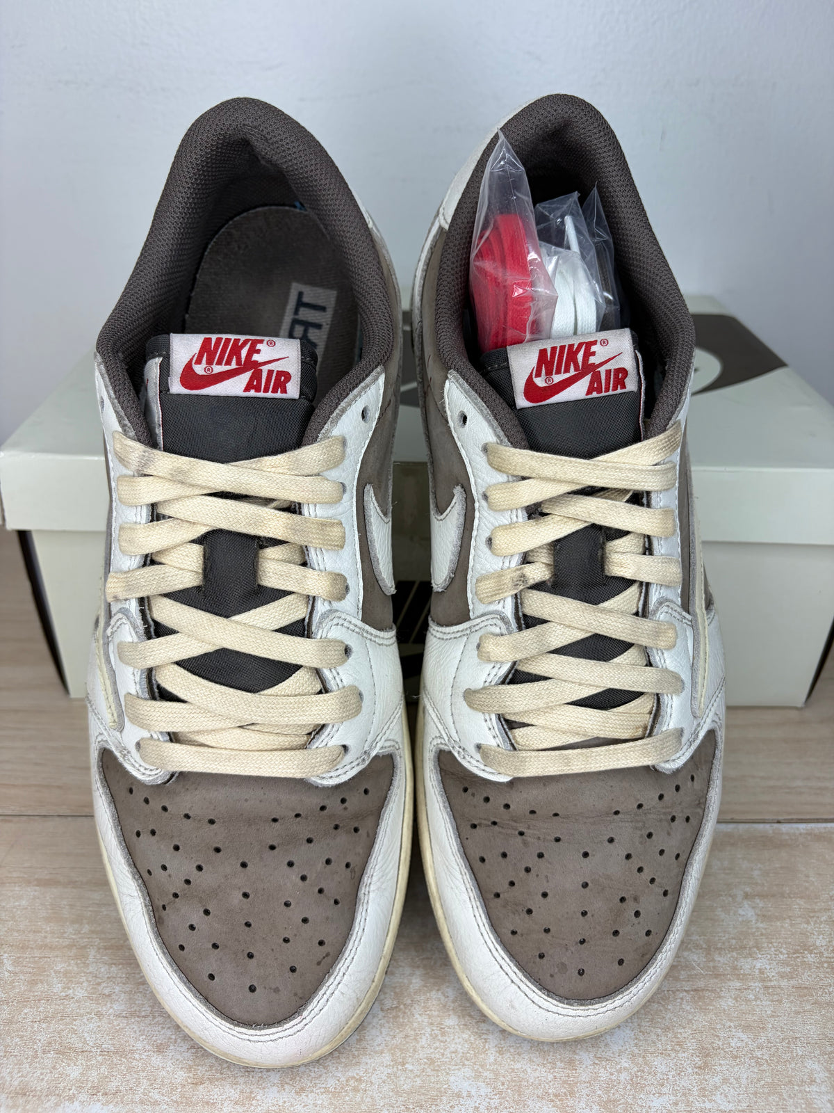 Sz 10.5M Jordan 1 Low Reverse Mocha - Preowned, Original Box