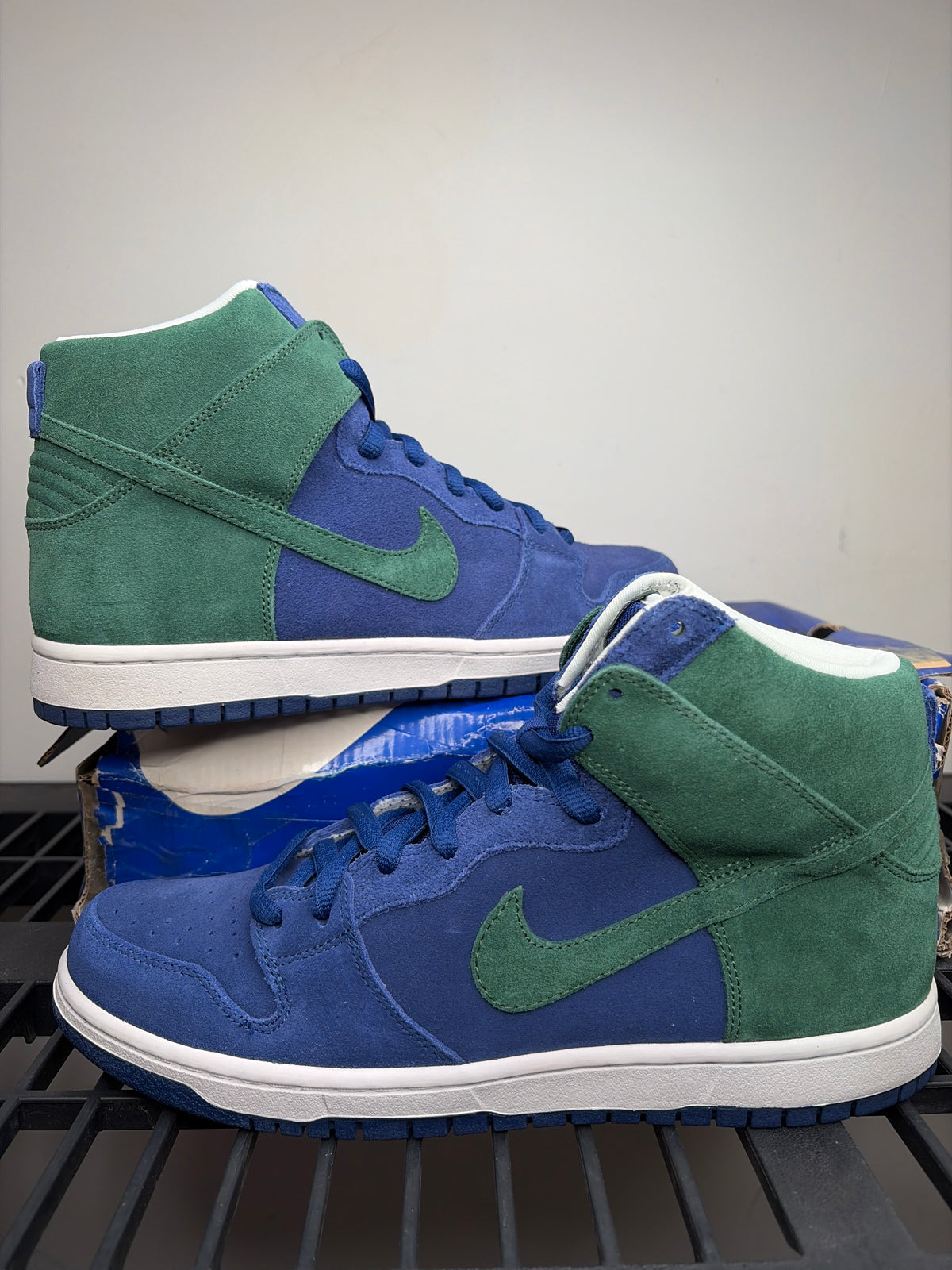 (2011) sz 9.5M Nike SB High Seattle Seahawks (Deep Royal Noble Green) - Brand New, Original Box