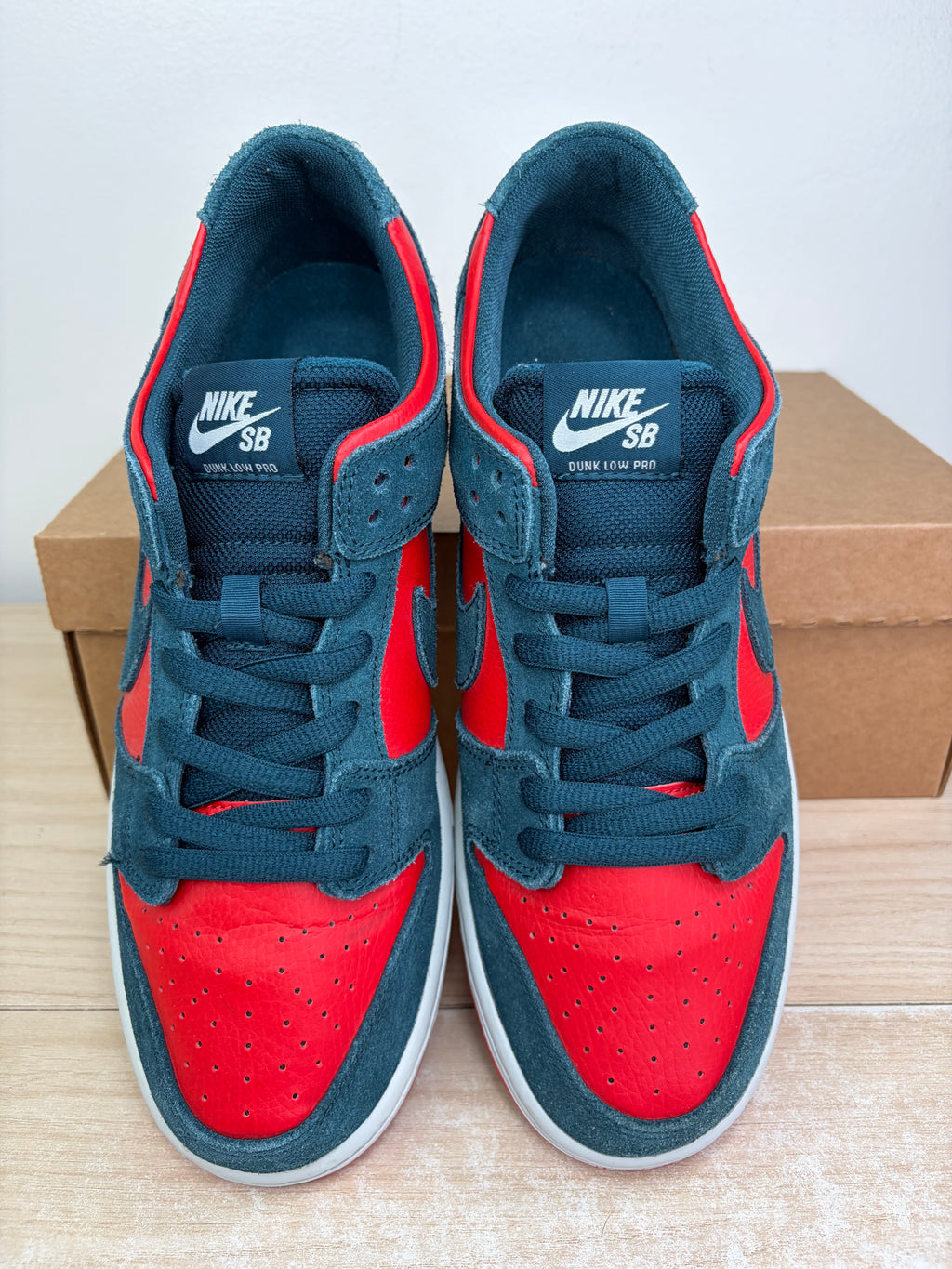 (2016) sz 10.5M Nike SB Low Reverse Shark - Preowned, No Box