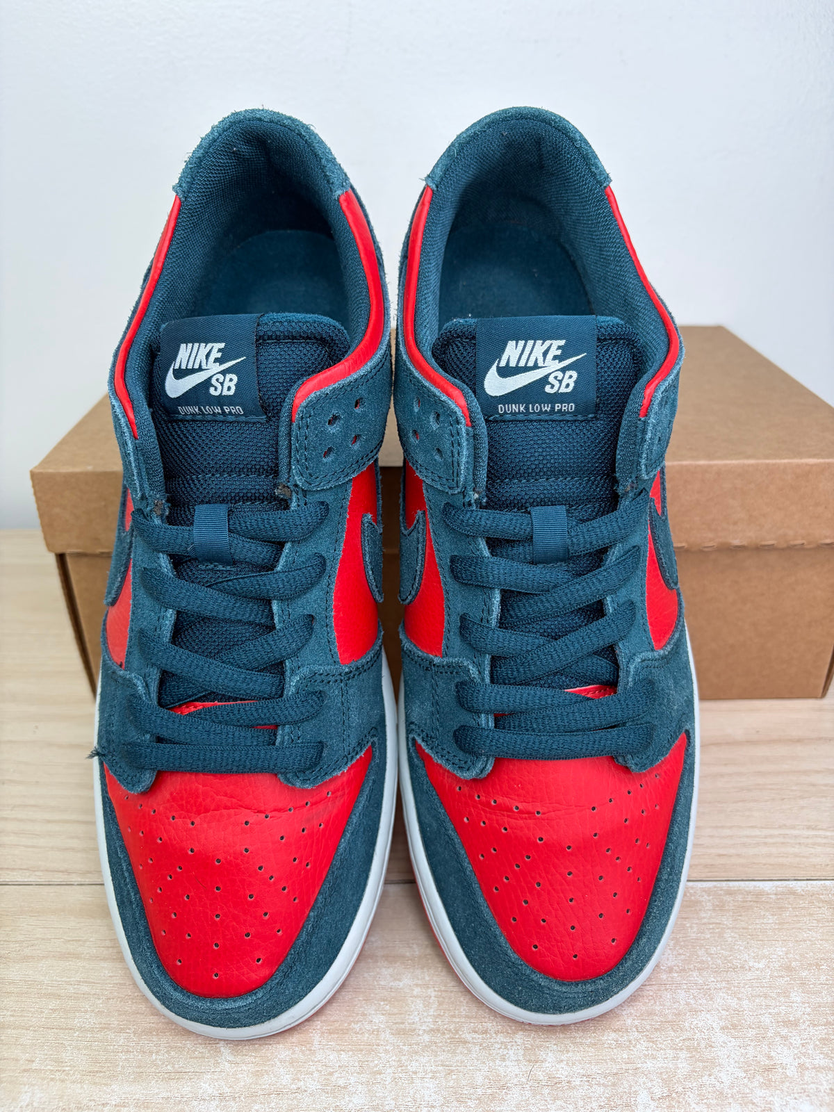 (2016) sz 10.5M Nike SB Low Reverse Shark - Preowned, No Box
