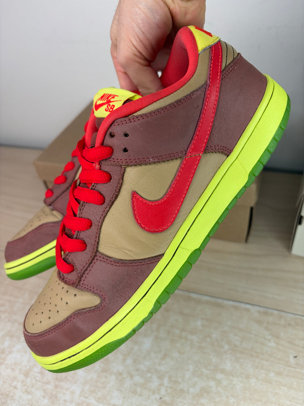 (2009) sz 9.5M Nike SB Low Poison Green - Preowned, No Box