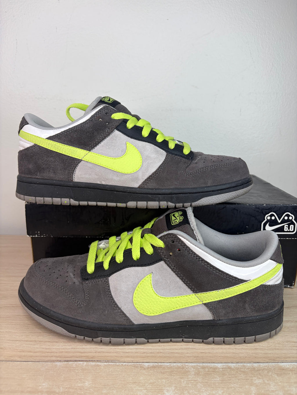 (2008) sz 8M Dunk Low 6.0 ‘Poison Dart Frog’ - Preowned, Original Box