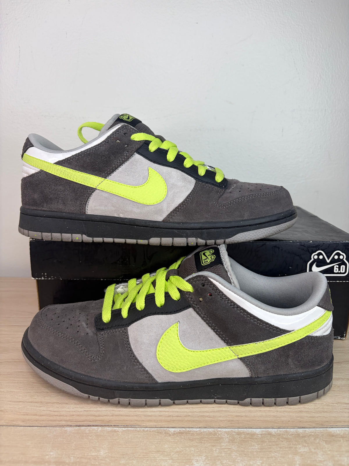 (2008) sz 8M Dunk Low 6.0 ‘Poison Dart Frog’ - Preowned, Original Box