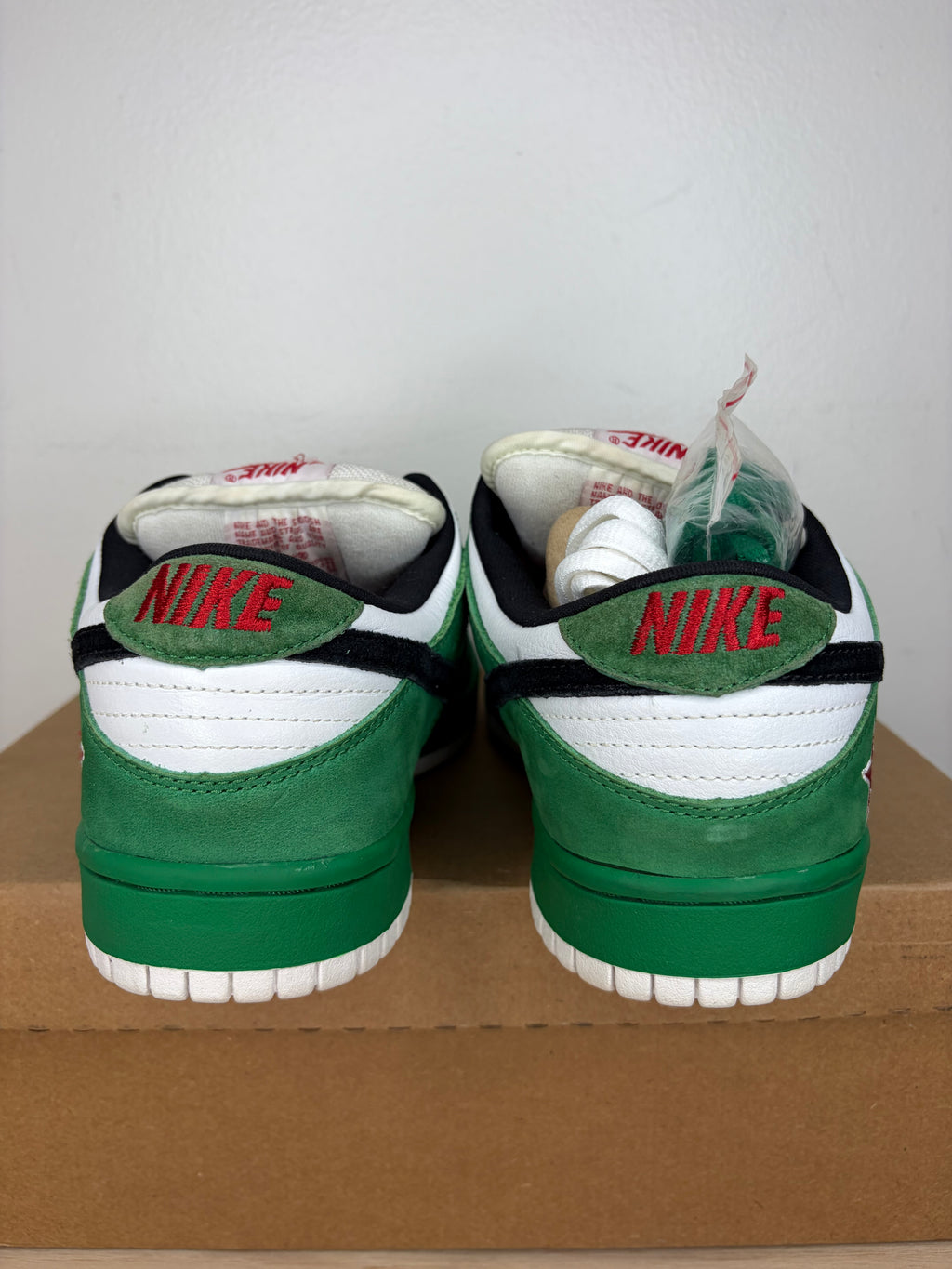 (2003) sz 9.5M Nike SB Low Heinicken - Lightly Used, No Box