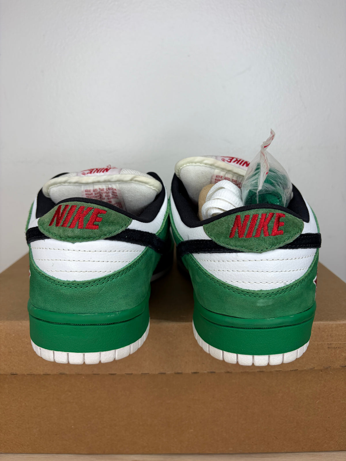 (2003) sz 9.5M Nike SB Low Heinicken - Lightly Used, No Box