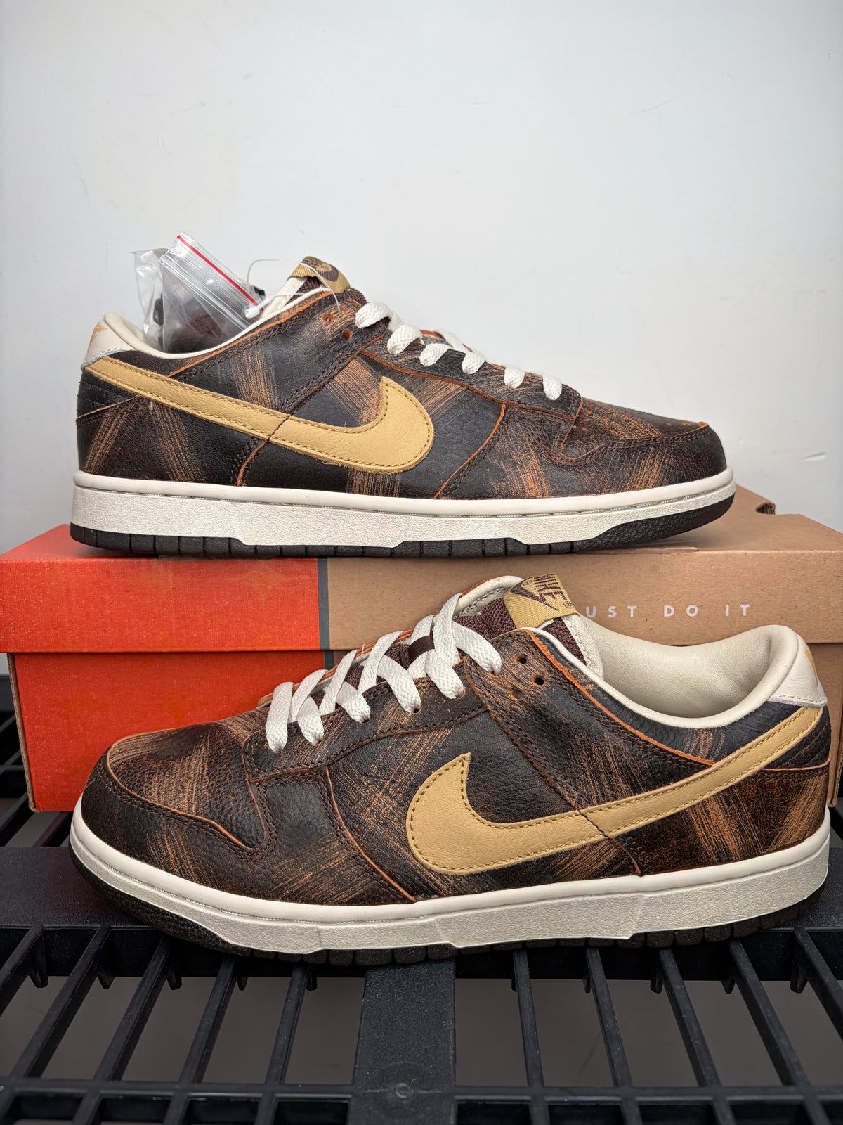 (2004) sz 9M Dunk Low Grunge Pack - Brand New, Original Box