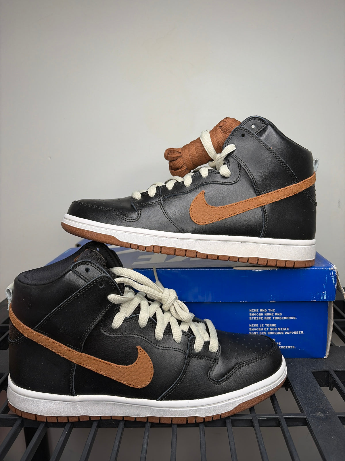 (2012) sz 9M Nike SB High Guinness - Brand New, Original Box