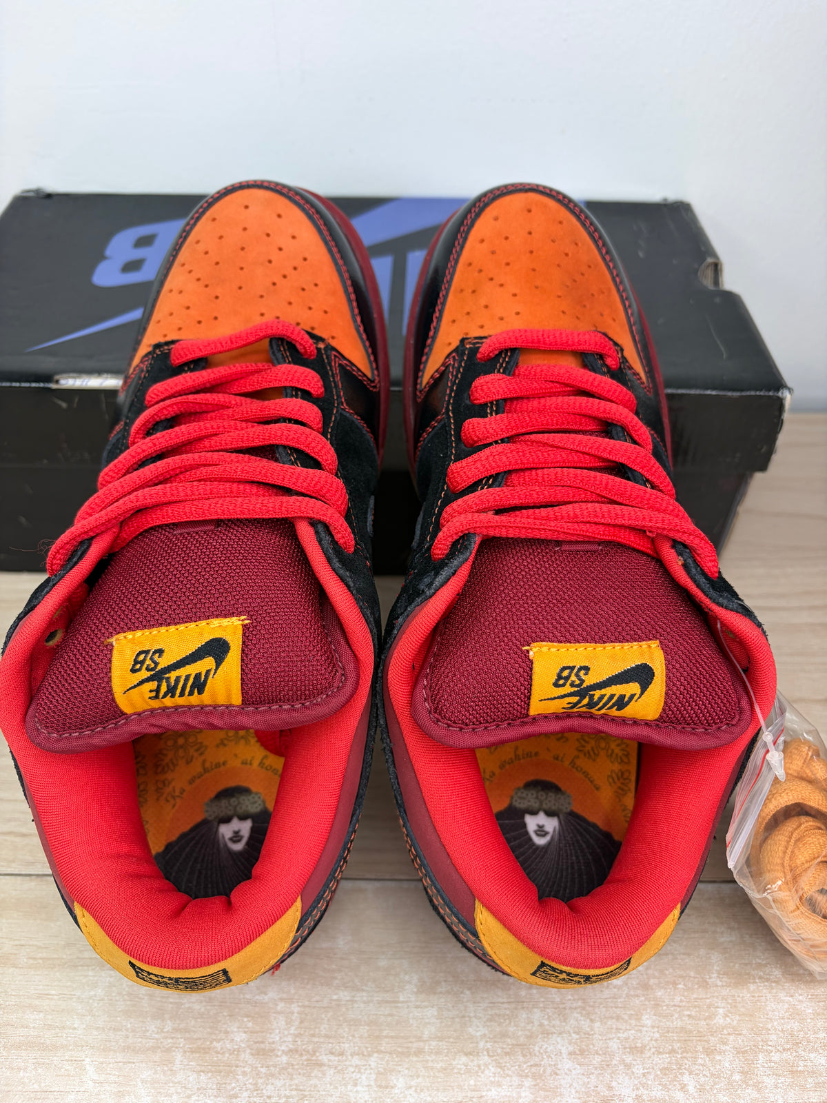 (2006) sz 8M Nike SB Low Hawaii - Brand New, Original Box