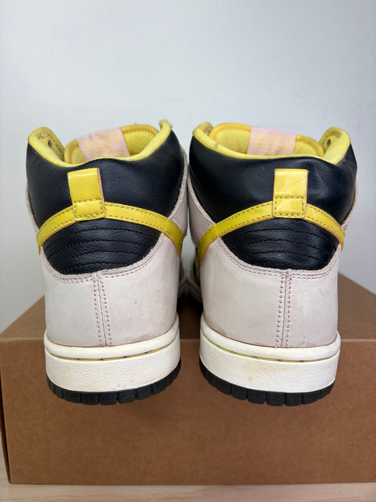 (2009) sz 10.5M Nike SB High Ms.Piggy - Preowned, No Box