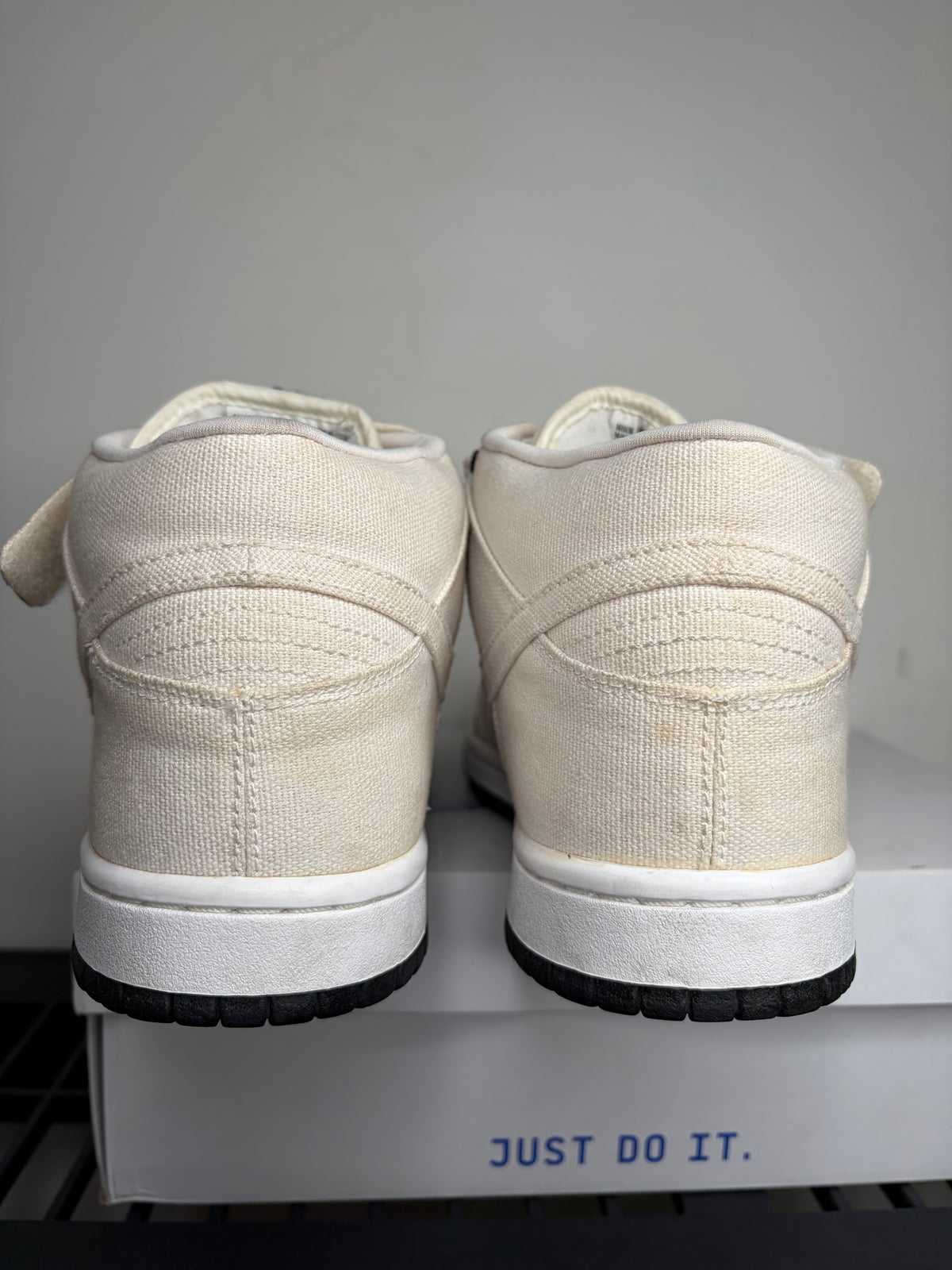 (2008) sz 10M Nike SB Mid Tokyo White Canvas - Preowned, Replacement Box