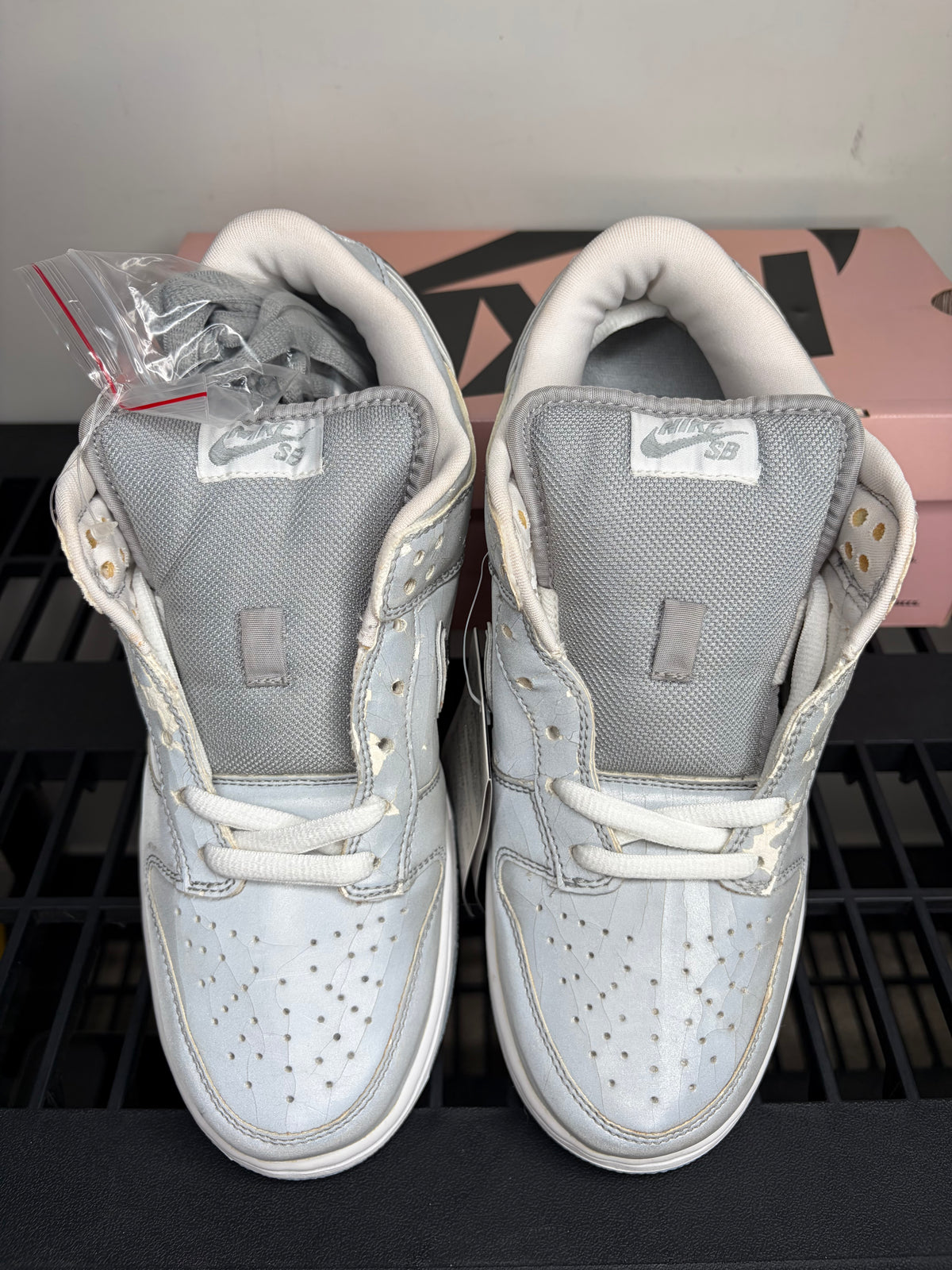 (2004) sz 9M Nike SB Low Medicom 3 (3M) - Brand New, Original Box