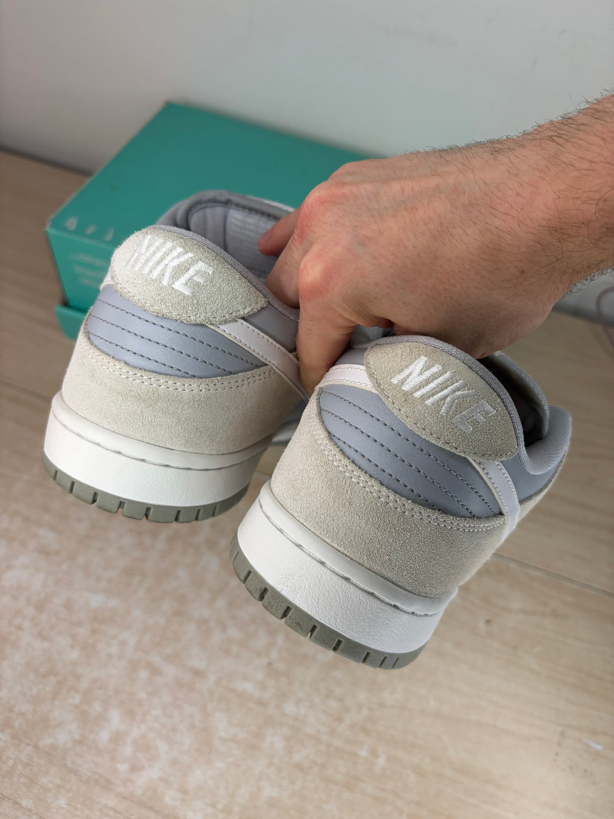 (2018) sz 10M Nike SB Low Summit White Wolf Grey - Preowned, Same Era Rep Box