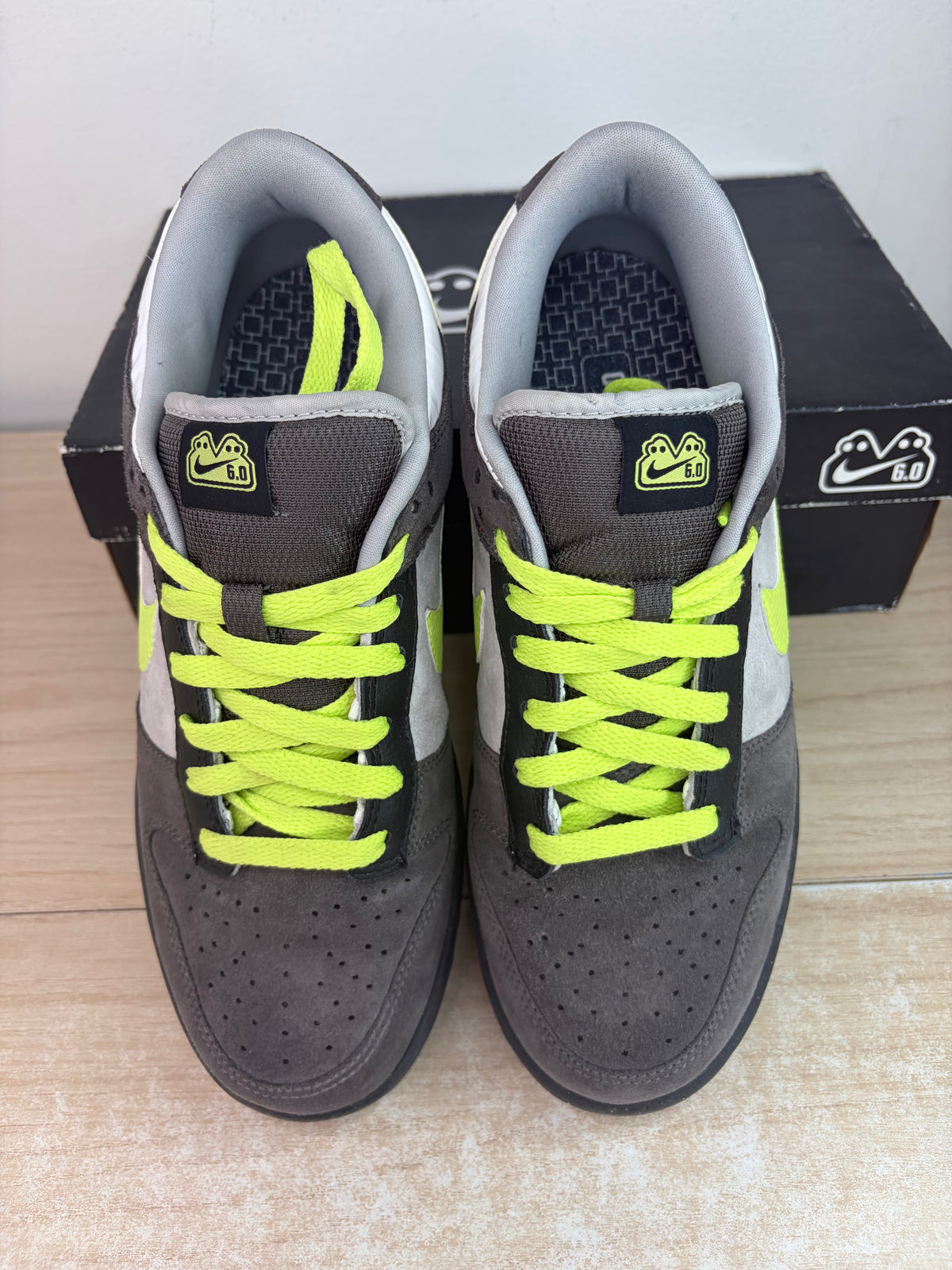 (2008) sz 8M Dunk Low 6.0 ‘Poison Dart Frog’ - Preowned, Original Box