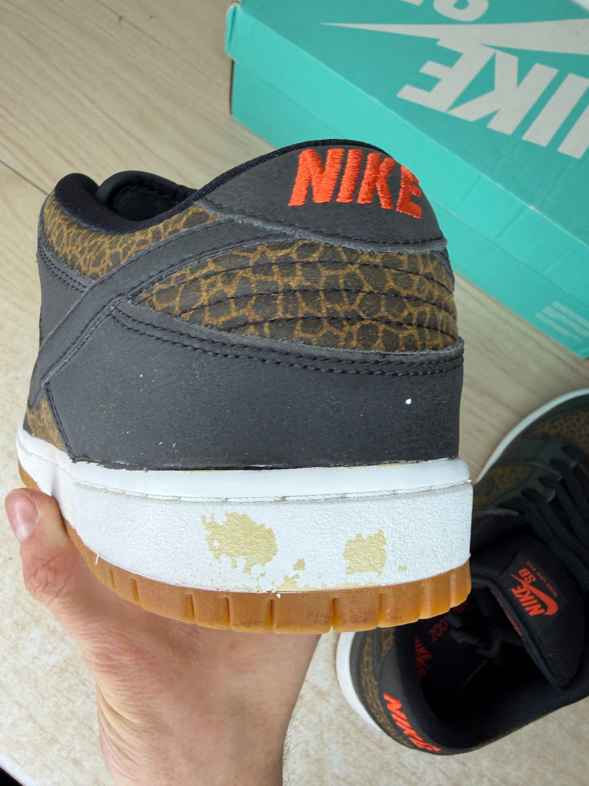 (2014) sz 9M Nike SB Low Giraffe Print - Like New, Original Box