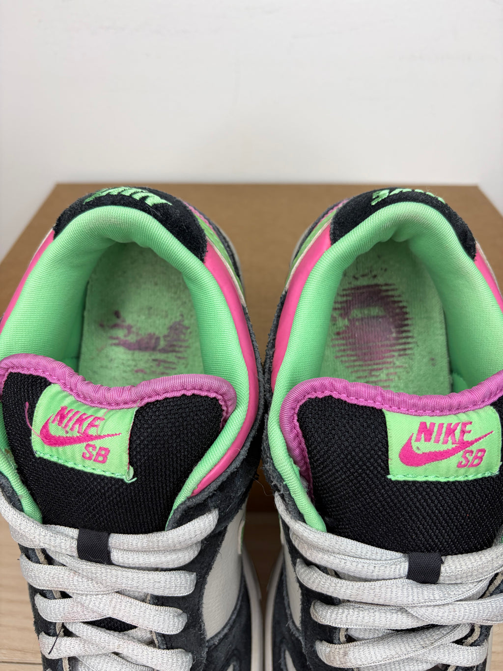 (2008) sz 7.5M Nike SB Low Magnet Green Poison - Preowned, No Box