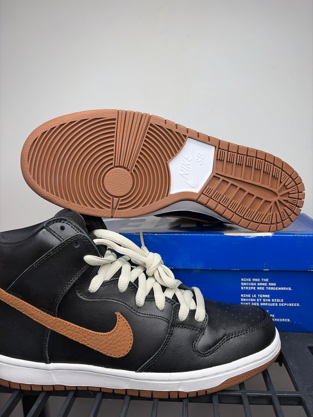 (2012) sz 9M Nike SB High Guinness - Brand New, Original Box