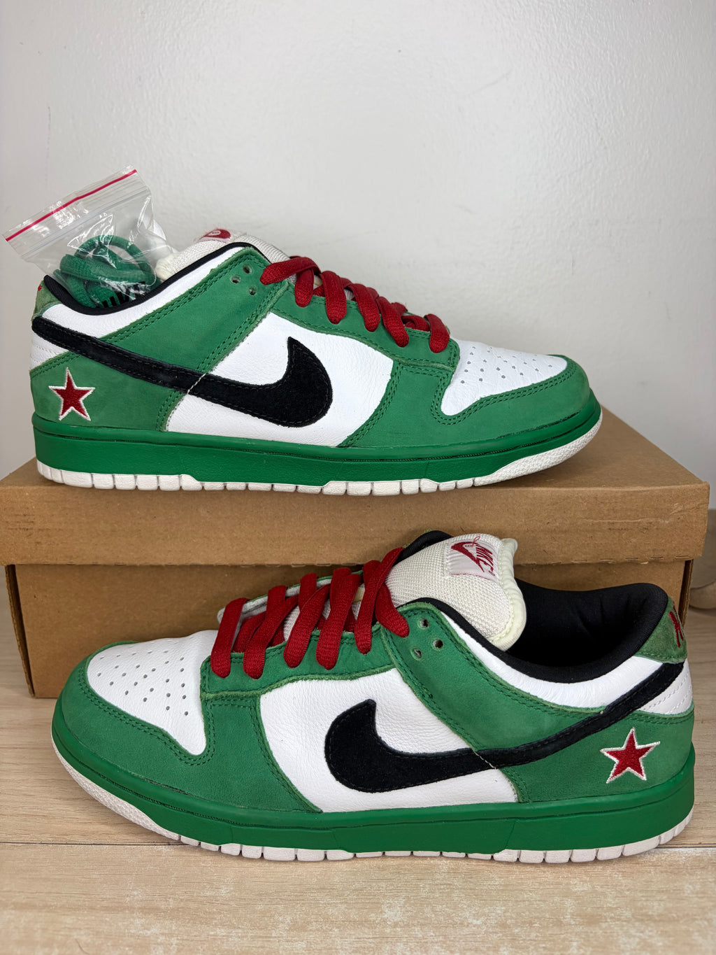 (2003) sz 9.5M Nike SB Low Heinicken - Lightly Used, No Box