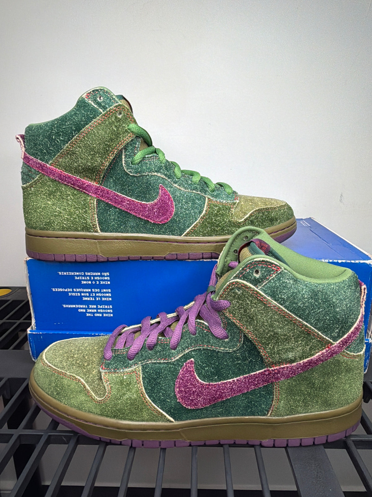 (2010) sz 10M Nike SB High Skunk 420 - Brand New, Original Box
