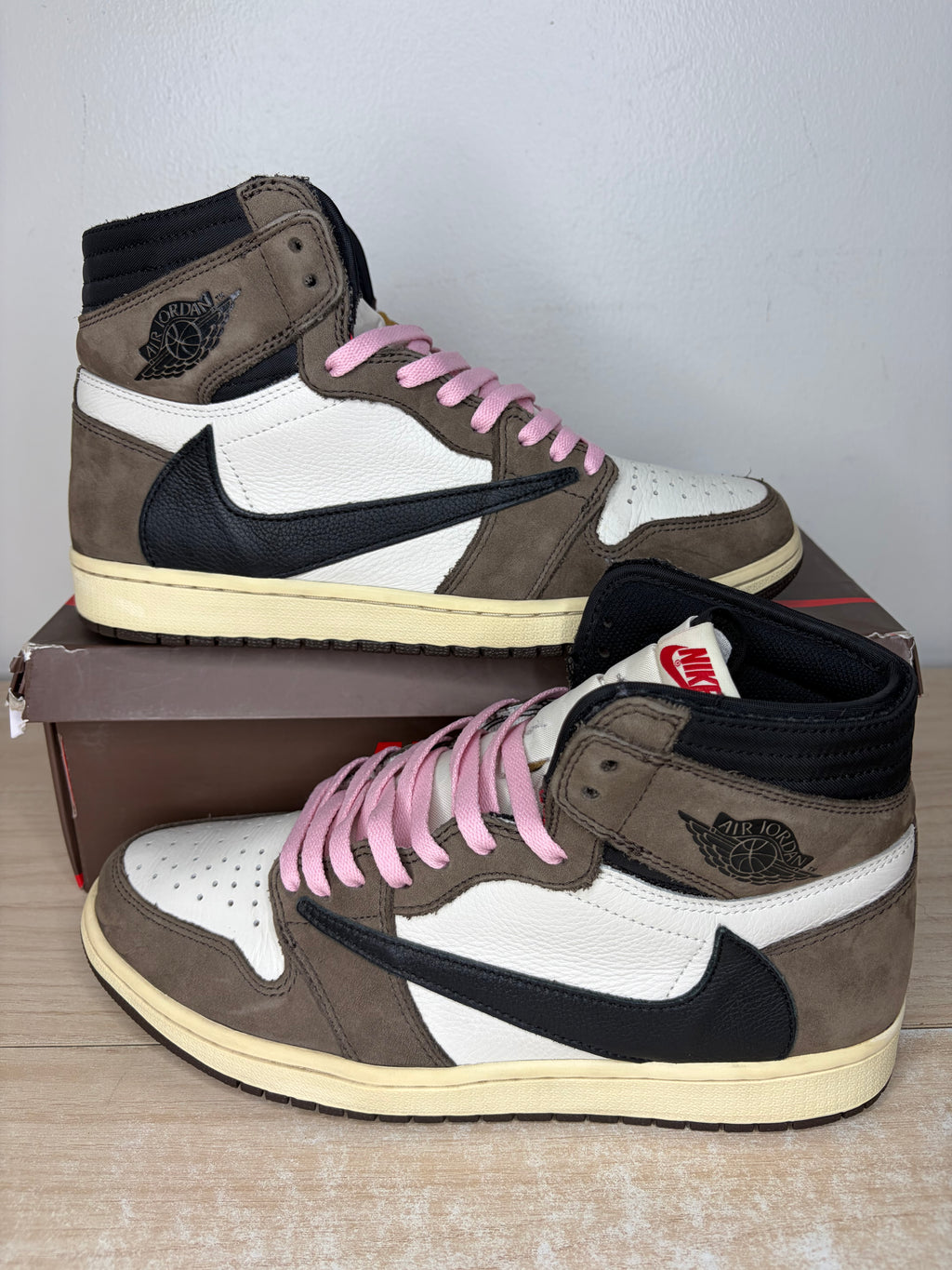 Sz 11M Jordan 1 High Travis Scott Mocha - Preowned, Original Box