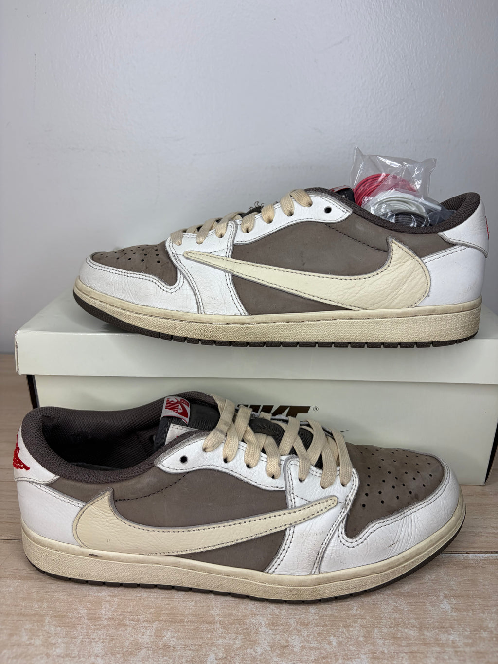 Sz 10.5M Jordan 1 Low Reverse Mocha - Preowned, Original Box