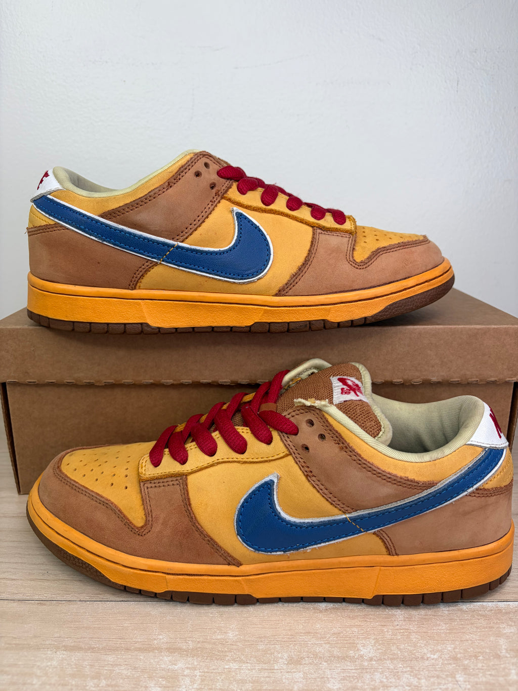(2008) sz 9M Nike SB Low Newcastle Brown Ale - Preowned, No Box