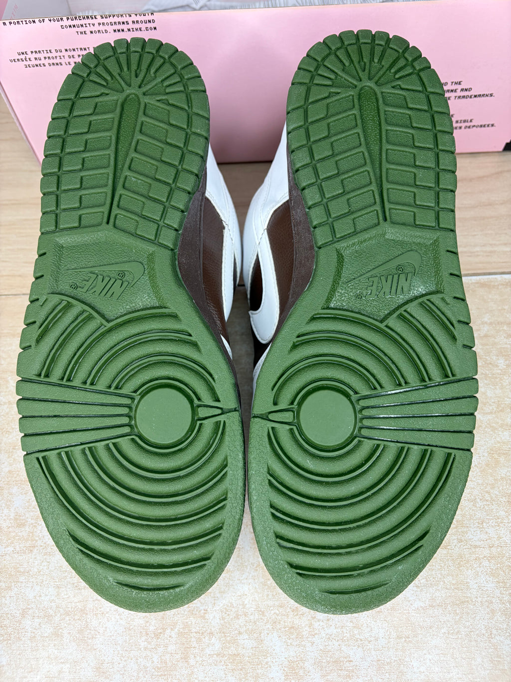 (2005) sz 8M Nike SB Low Oompa Loompa - Brand New, Original Box