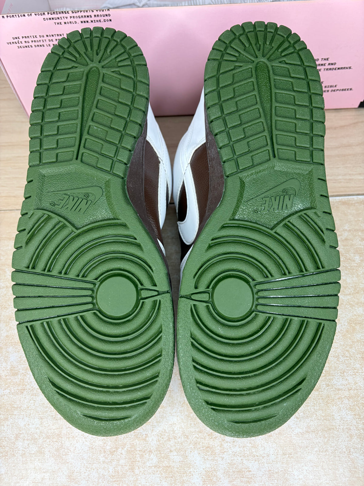 (2005) sz 8M Nike SB Low Oompa Loompa - Brand New, Original Box