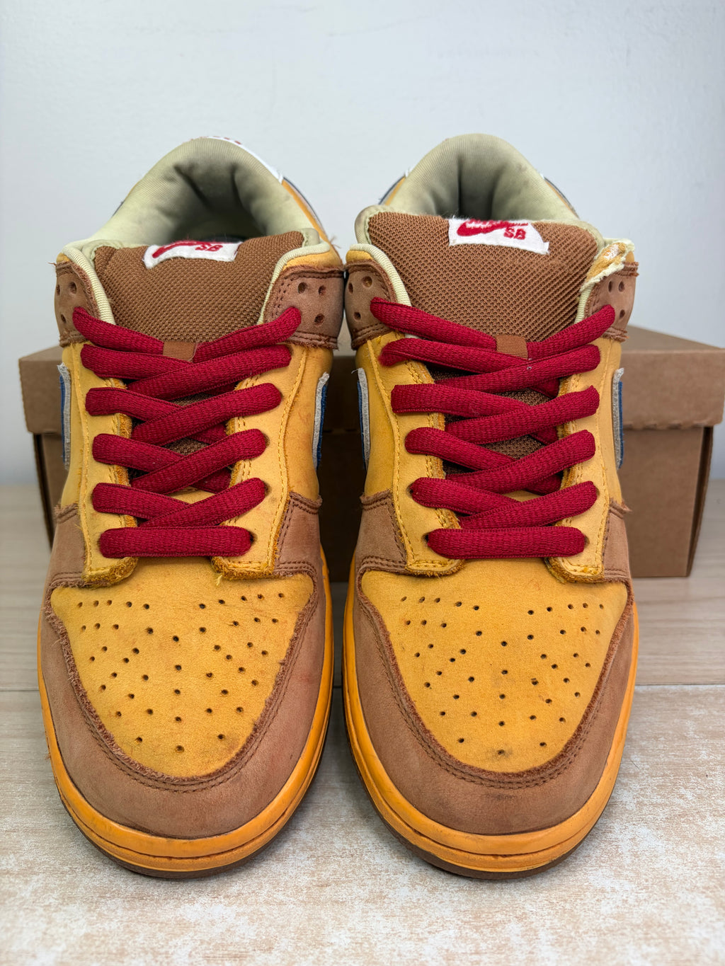 (2008) sz 9M Nike SB Low Newcastle Brown Ale - Preowned, No Box