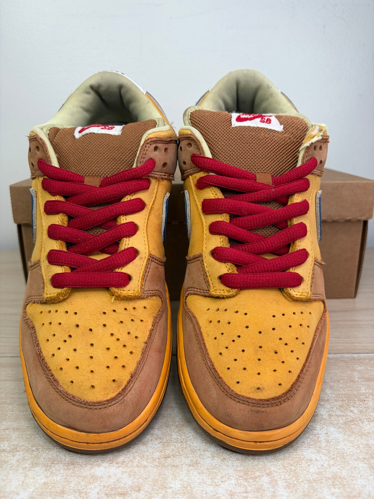 (2008) sz 9M Nike SB Low Newcastle Brown Ale - Preowned, No Box