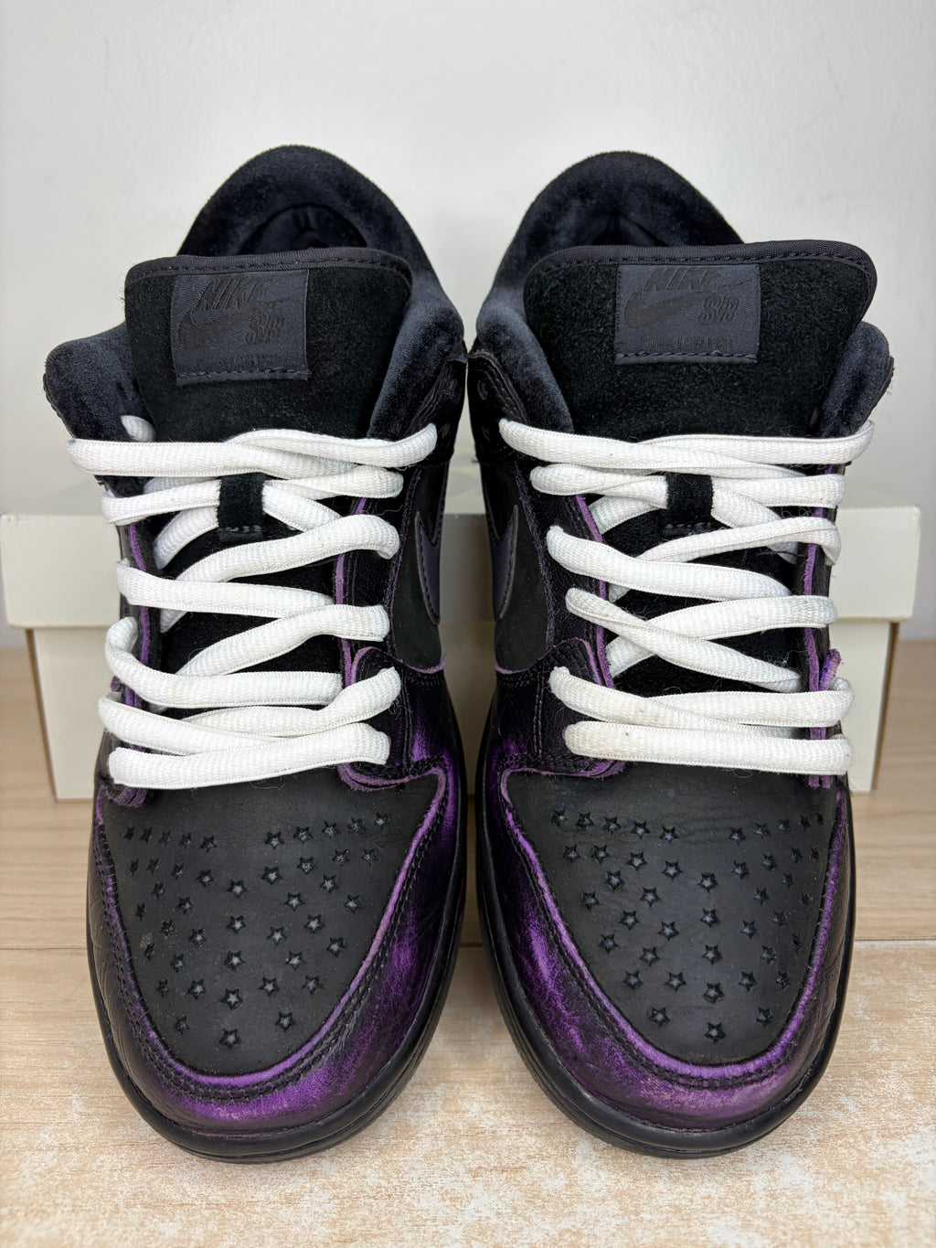 Sz 9.5M Nike SB Low Familia First Avenue - Preowned, Replacement Box