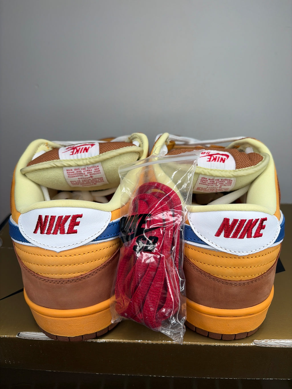 (2008) sz 13M Nike SB Low Newcastle Brown Ale - Brand New, Original Box