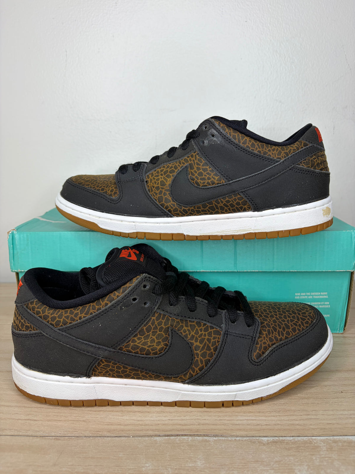 (2014) sz 9M Nike SB Low Giraffe Print - Like New, Original Box