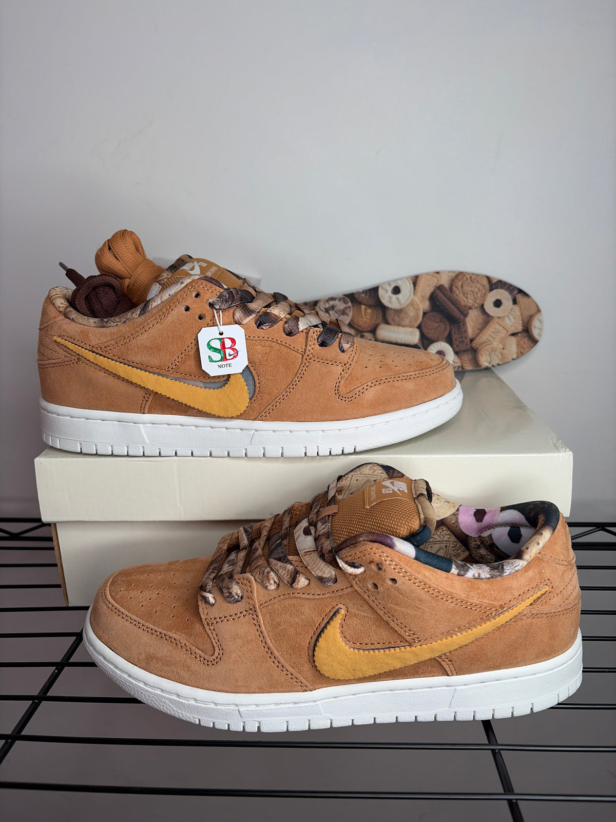 Sz 7.5M Nike SB Low x NOTE Shop Biscuits - Brand New, Original Box