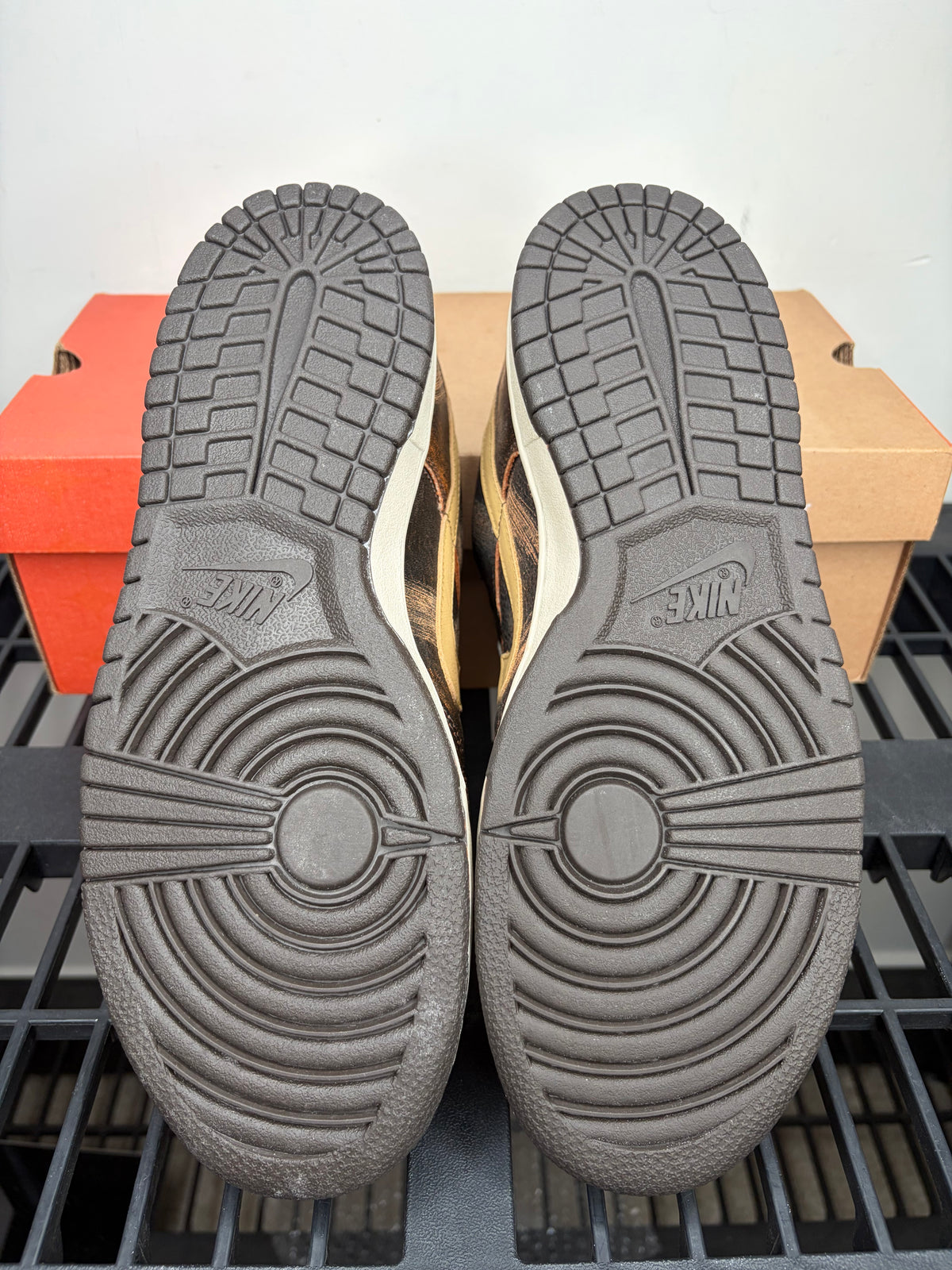 (2004) sz 9M Dunk Low Grunge Pack - Brand New, Original Box