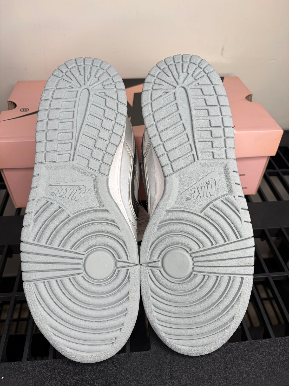 (2004) sz 9M Nike SB Low Medicom 3 (3M) - Brand New, Original Box