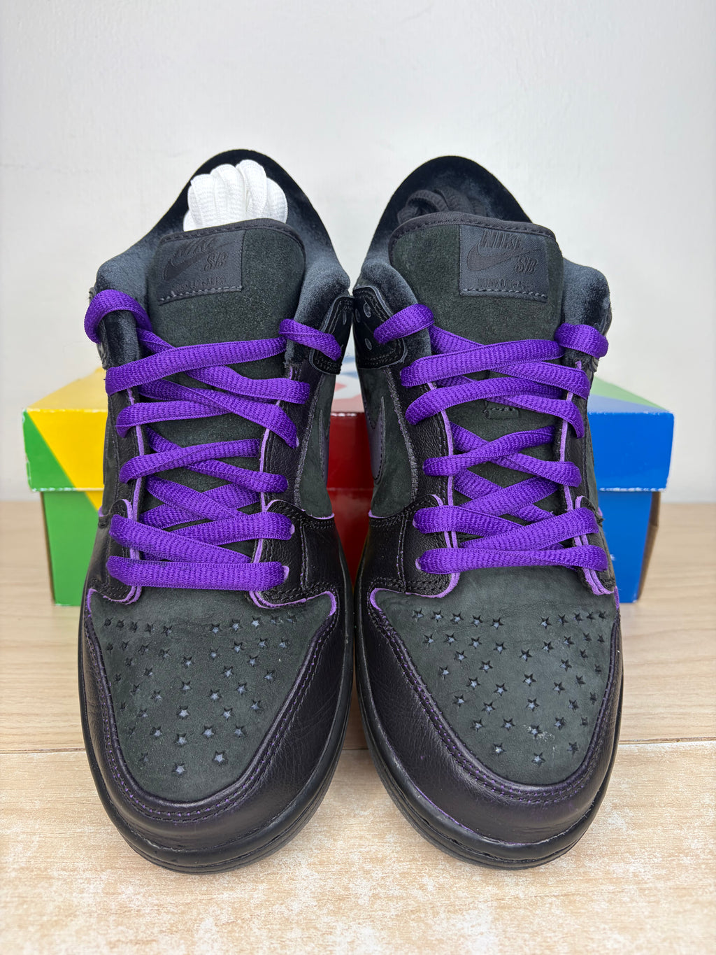 Sz 9M Nike SB Low Familia First Avenue - Preowned, Original Box